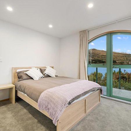 Huge Lakefront Delight - Queenstown Holiday Home Exterior foto